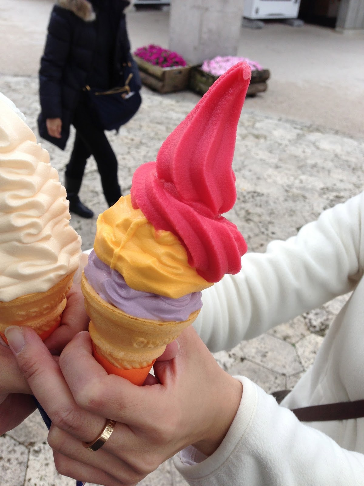 首里城のブルーシールアイスクリーム＆ソフトクリーム